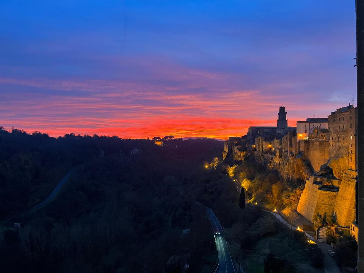 Affittacamere Licenza N.1 Presso La Magica Torre Pitigliano Luaran gambar